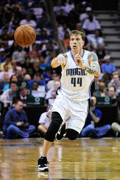 共和报：米兰正考虑冬窗签回41岁的蒂亚戈-席尔瓦