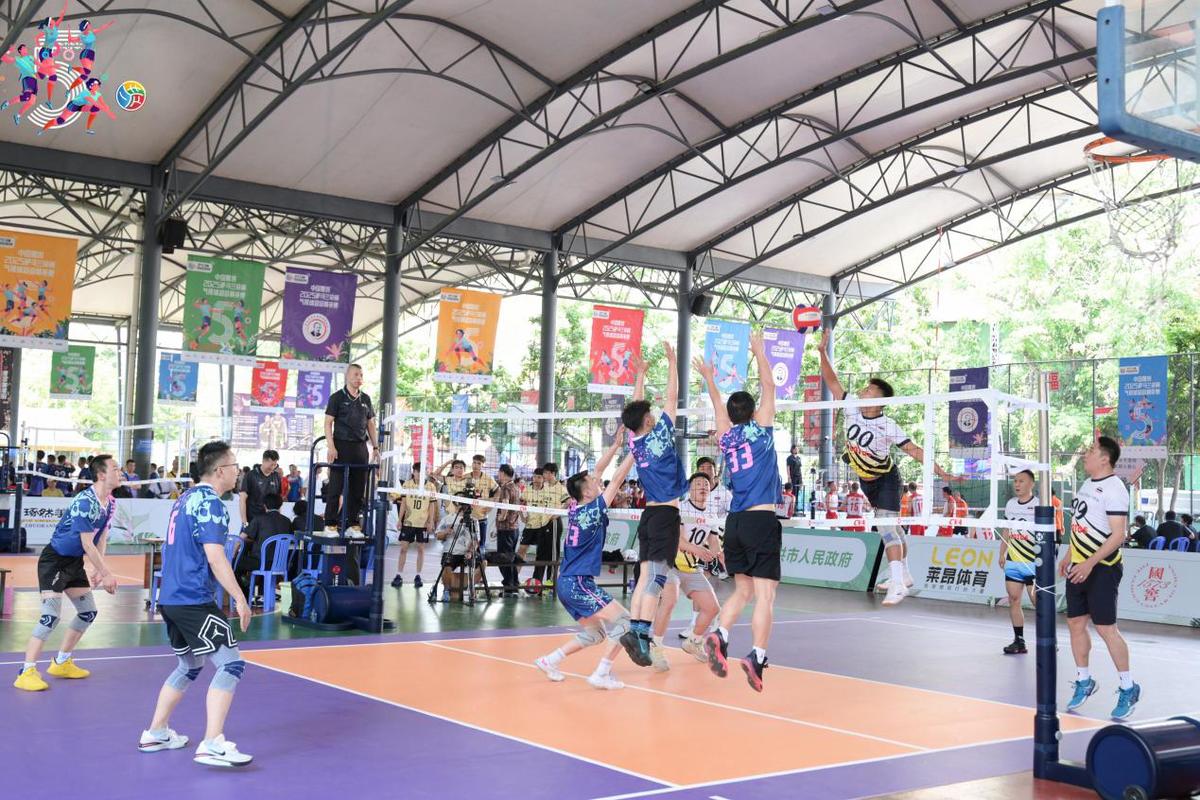 雷霆以132比111大胜独行侠，亚历山大高效砍下33分，延续14连胜。