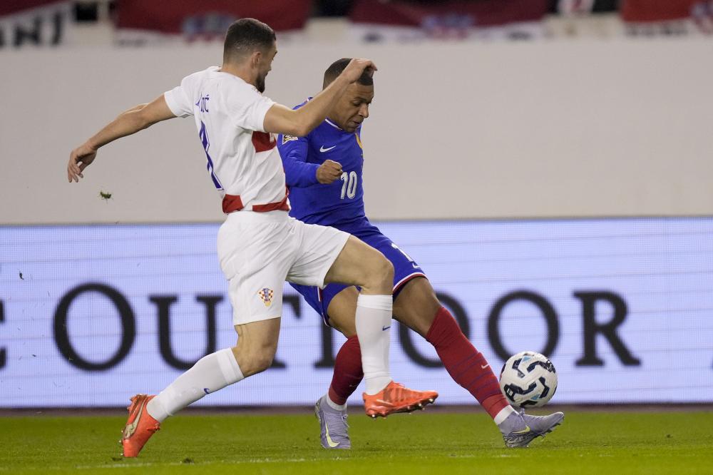 卡尔：如果我继续这样踢下去，当然是可以达到梅西那个水平的